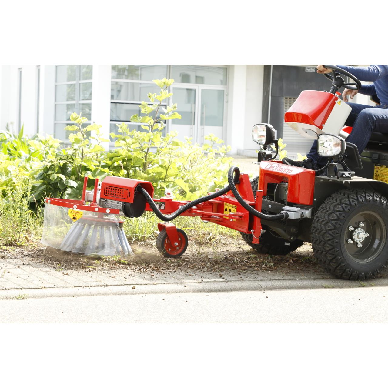 Rino - Wildkrautbürste für Frontanbau